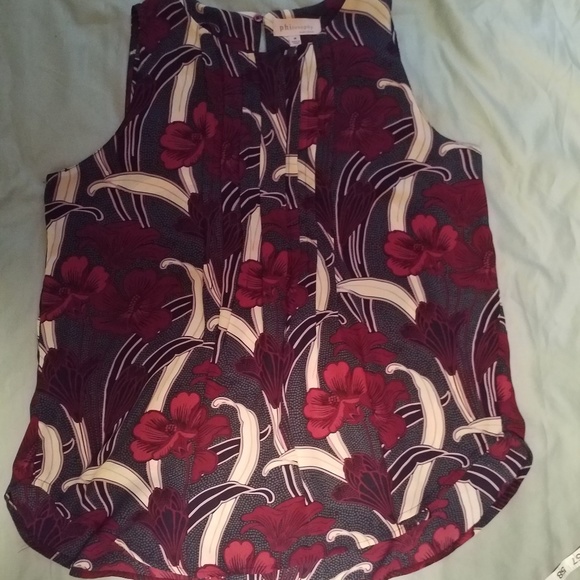 Philosophy sleeveless pleated front swing top - Picture 1 of 6